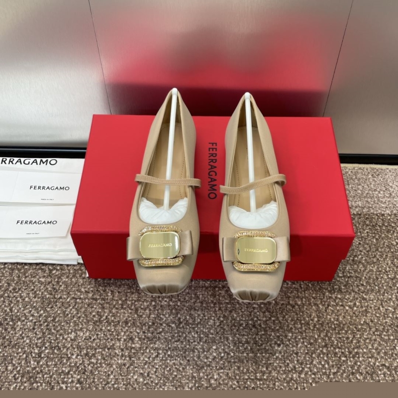 Ferragamo flat shoes